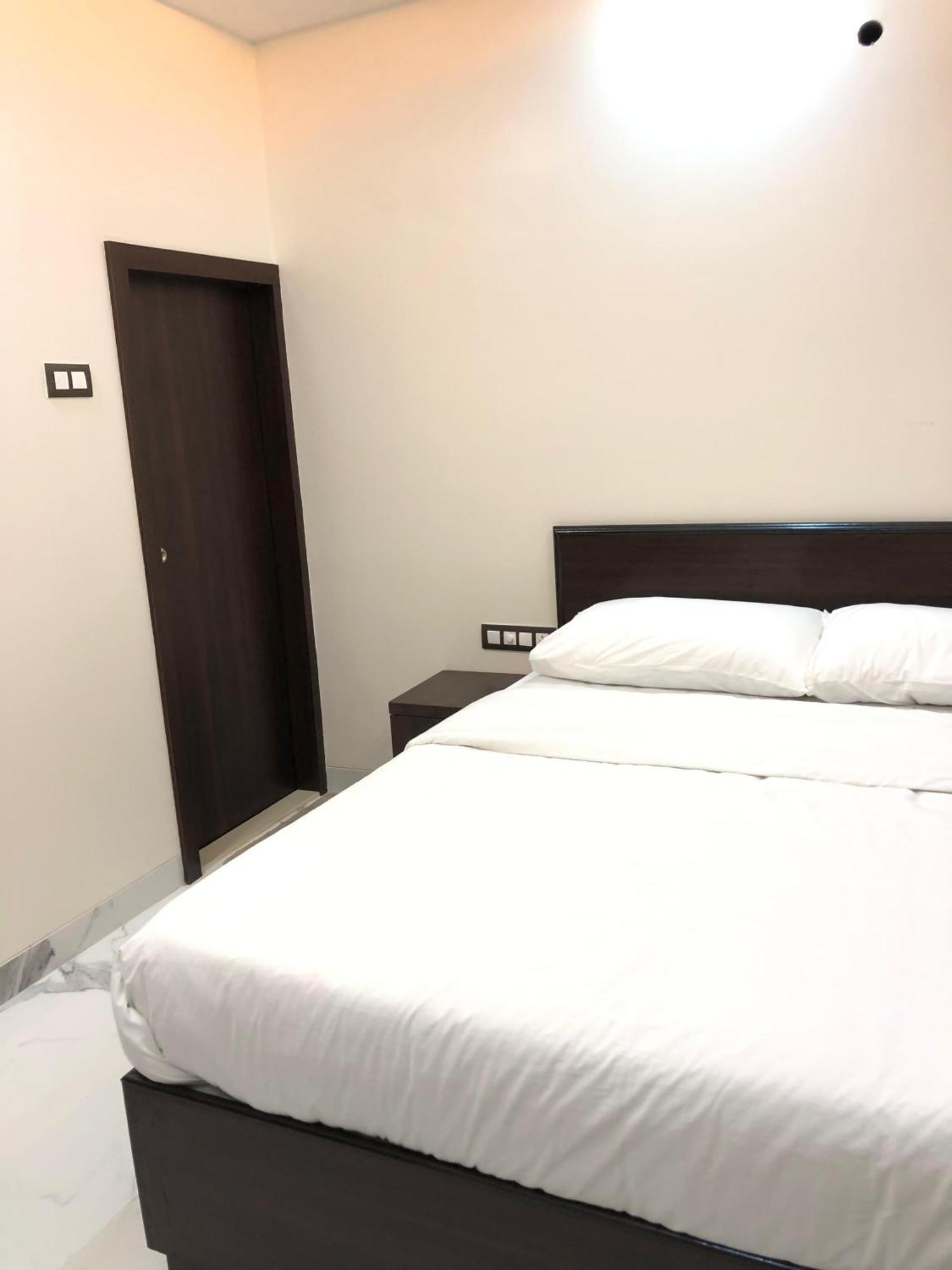 Sameena Guest House Panchgani Ngoại thất bức ảnh