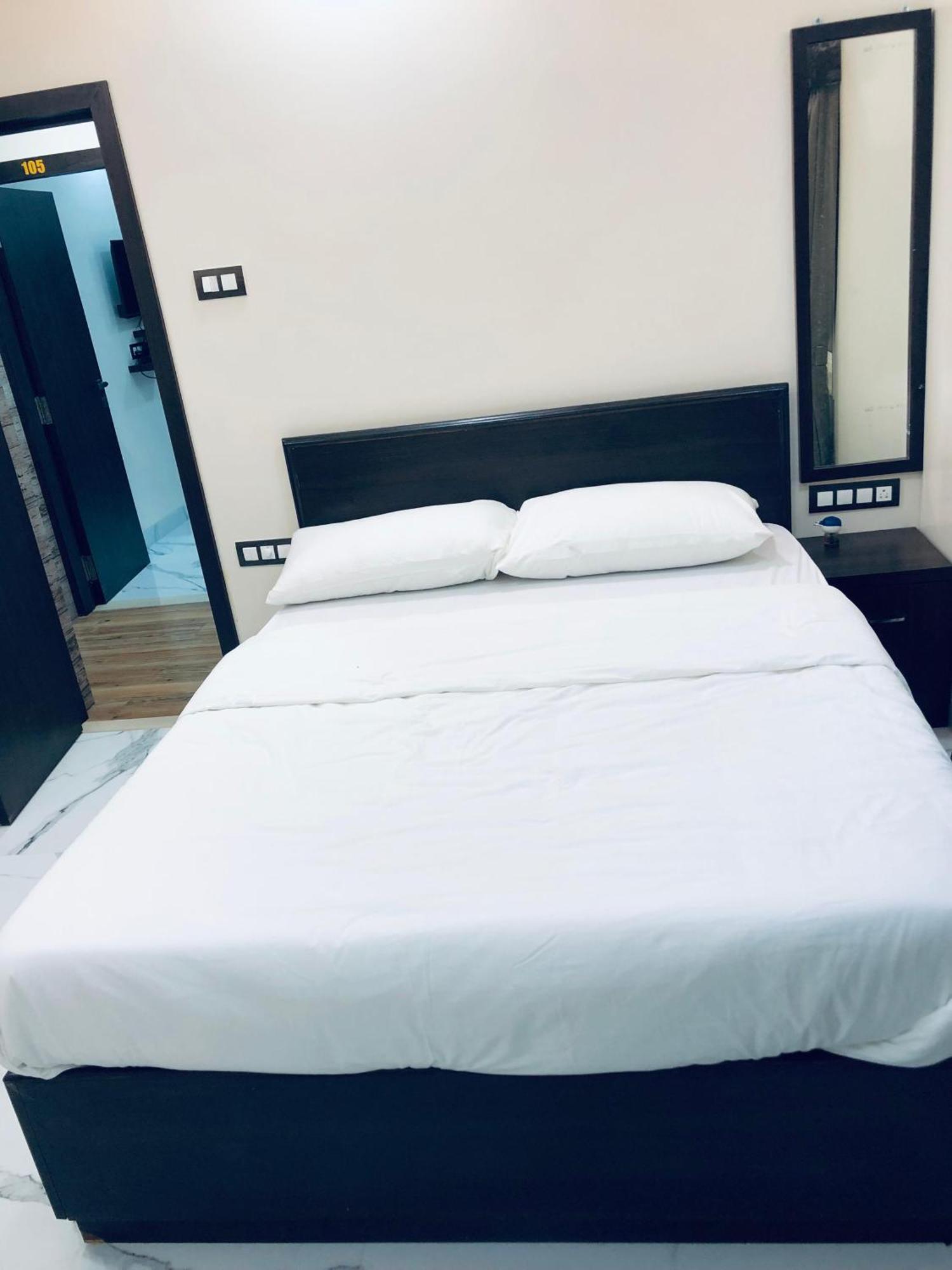 Sameena Guest House Panchgani Ngoại thất bức ảnh